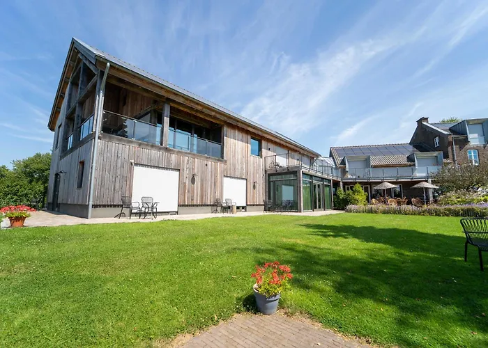 Hof Kleeberg Отель *